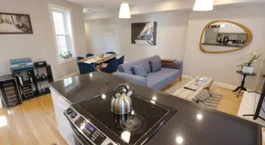 Luxury Flat Walk To Capitol - Image 3
