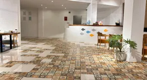 Fun Hotel - Image 4