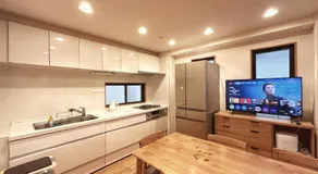 OMOYI-HOUSE Spacious 4BR Sleeps 8 in Shinjuku-Yoyogi Private 4 Floors with Big Balcony Near Gyoen Takashimaya Isetan - Image 2