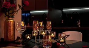 LES SECRETS ROOMS, LOVE ROOM DE LUXE AVEC JACUZZI - Image 4