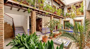 tuGuest Nazarí Calderería Apartments - Free parking - Image 2