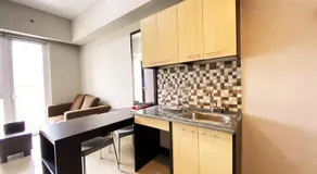 Deluxe and Cozy 2BR Apartment at Skyland City Jatinangor By Travelio - Image 4