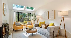Marbella Lane-Cozy Luxury Townhome near Microsoft - Image 3