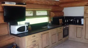 lyne view, log cabin - Image 5