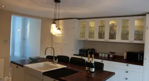 The Manor House - Image 2
