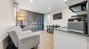 London Bridge Apartments - Image 2