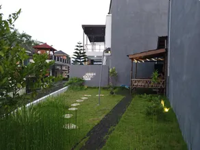Vila 3 kamar di Batu dengan gazebo & Kolam Air Panas dekat Jatim Park - Image 5