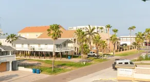 Charming SPI family condo - walking distance to the beach, Sleeps 6, Third Floor, 2026 Traveler Award - Image 3
