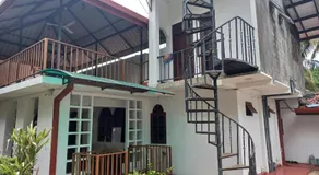 Mayura Rest Inn - Image 2