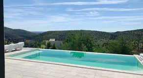 Chalet a estrenar, espectaculares vistas a la montaña - Image 2