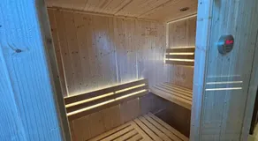 Maison de standing au centre de Reims 7 chambres avec 7 salles de bain, sauna, cour privée - Image 4
