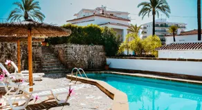 Los Bungalows Del Arenal - Image 2