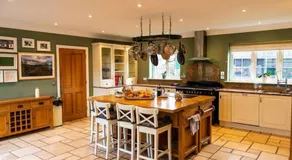 Langford farmhouse - New Forest National Park Luxury 4bd, hot tub, cinema, 10 acres - Image 4