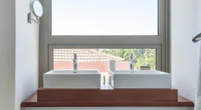 ocean10 Guesthouse - Image 2