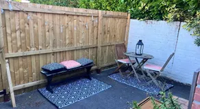 Private Cosy 1Bd in town - Image 3