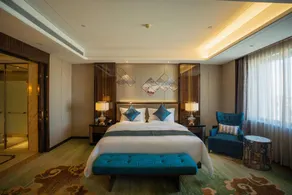 Golden Bay International Hotel - Image 2