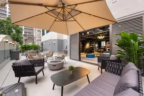 Dash Living on Hollywood - Image 3
