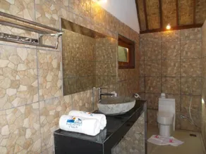 Blue Monkey Retreat Areguling Lombok - Image 2