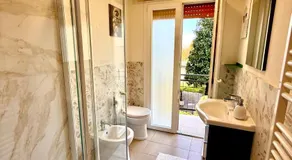 B&B Il GLICINE Camere e Appartamenti con Parcheggio Privato - Image 3
