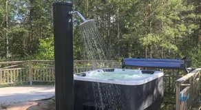 Timber cottages with jacuzzi and sauna near lake Vänern - Image 3