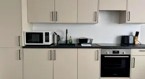 Contractor Accommodation Swindon Cheap Parking - Image 4