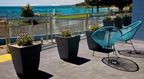 Penguin Beachfront Apartments - Image 4