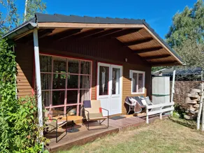 Tranquil chalet in Geel with garden - Image 3