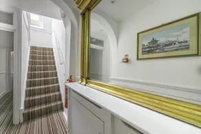 Upper Rock Brighton – Guest House - Image 3