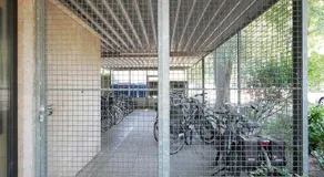 61 m2 Erdgeschosswohnung mit eigenem Parkplatz vorm Haus - Image 2