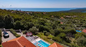 Villa Luka with 50 sqm Pool - Image 5