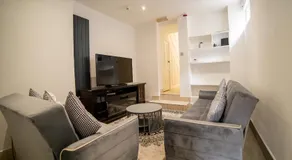 Entire 2 Bedroom Ground Floor Apartment Cardiff City Centre & Stadium - Image 2