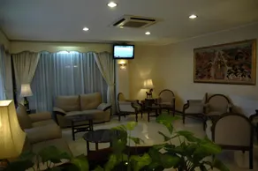 Riyadi Palace Hotel - Image 4