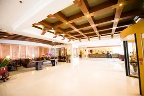 Garden Hotel - Image 2