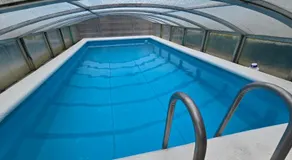 Chalet sous les sapins, calme, superbe vue avec piscine et sauna - Image 3