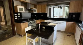 Villa with private pool and garden - Image 4