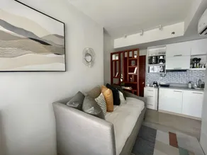 Lux 1BDM Exec Condo w Balcony, Mesavirre Bacolod - Image 5