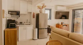 The Waterfront Apartment - Image 5