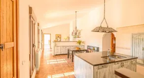 Cortijo Cantares by Rosas Cantares - Image 2