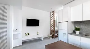 Kellys Luxury Apartments - Image 4