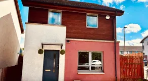 Three Bedroom House - Image 4
