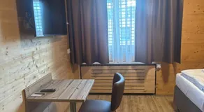 URBAN OAK Smart Stay - Image 4