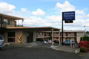 Portland Value Inn and Suites - Image 4