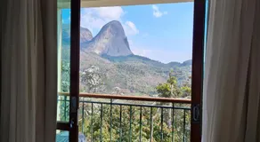 Vista para Pedra Azul e TV de 85'' - Image 4