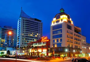 Courtyard Hotel 1Borneo - Image 2