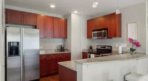 Extra Large 1 Bdrm Condo & Gym - Image 5