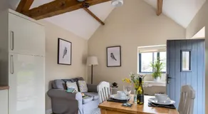 The Cow Shed, Kenilworth, Sleeps 2 - Image 2