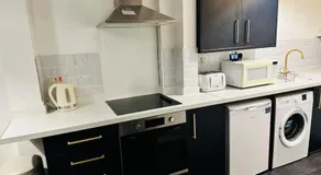 1 Luxe Bed Apt GView Derby City - Image 3