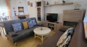 LUJOSO ADOSADO de TRES HABITACIONES en VERA PLAYA A 200 METROS DEL MAR - Image 2