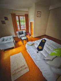 James hotel - Image 4