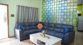 The HR STAY INN TIRUPATI - LUXURY HOMESTAY - NEAR ALIPIRI BUS STAND AND KAPILATEERTHAM - 24 HRS HOT WATER-150 MBPS SPEED FREE WIFI & ALL OTT APPS - Image 5